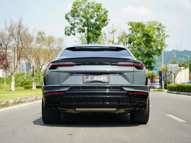 Lamborghini Urus — Фото автомобиля 4