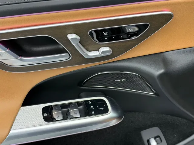 Mercedes-Benz E-Class — Фото автомобиля 10