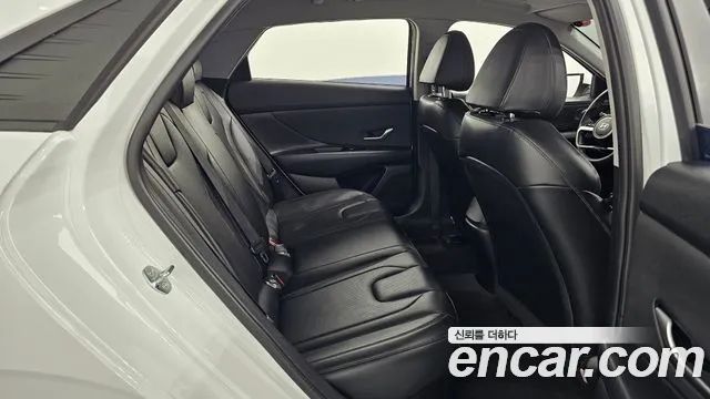 Hyundai Avante CN7 — Фото автомобиля 16