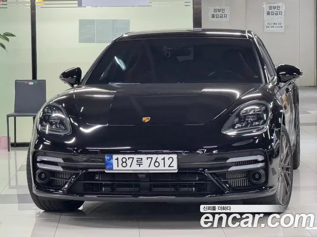 Фотография автомобиля — Porsche Panamera