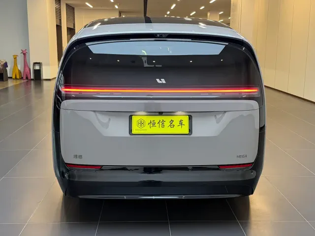 Li Auto MEGA — Фото автомобиля 6