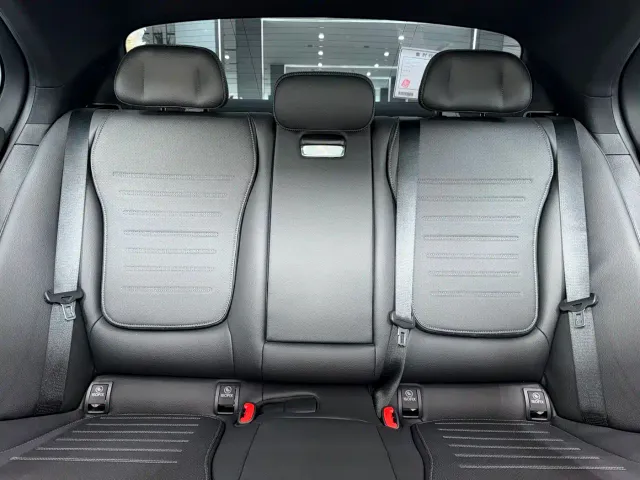 Mercedes-Benz C-Class — Фото автомобиля 8