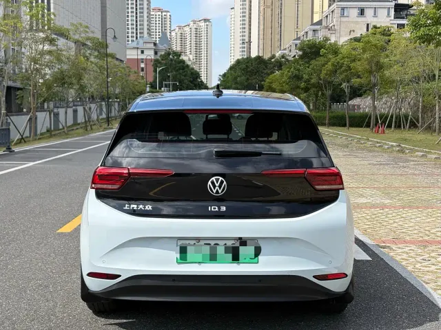 Volkswagen ID.3 — Фото автомобиля 8