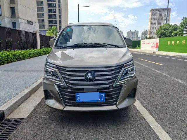 Forthing Lingzhi — Фото автомобиля 2