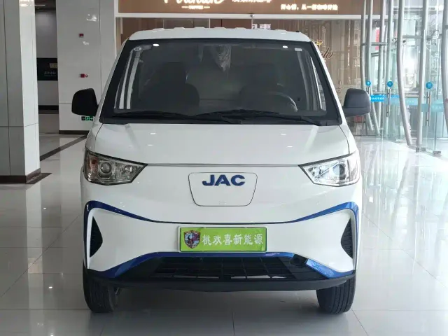 JAC Motors Blue Cat — Фото автомобиля 2