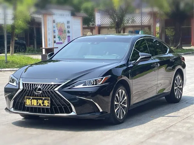 Lexus ES — Фото автомобиля 7