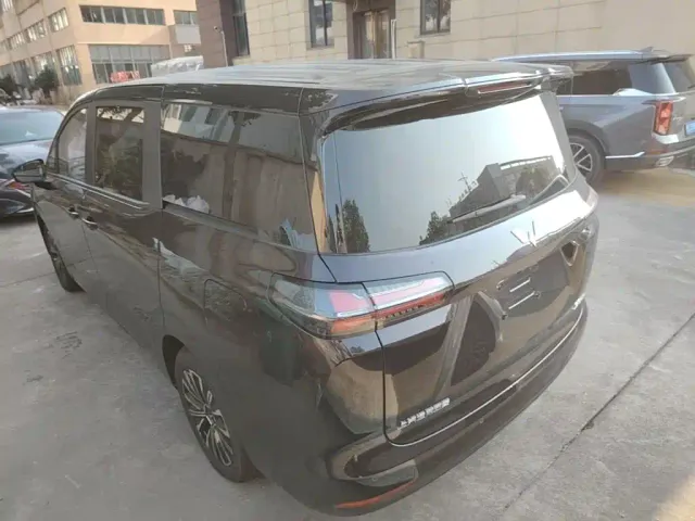 Wuling Starlight 730 — Фото автомобиля 4