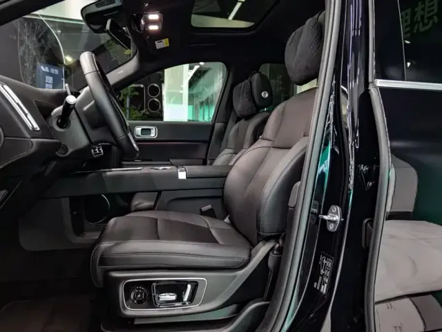 Li Auto L8 — Фото автомобиля 8