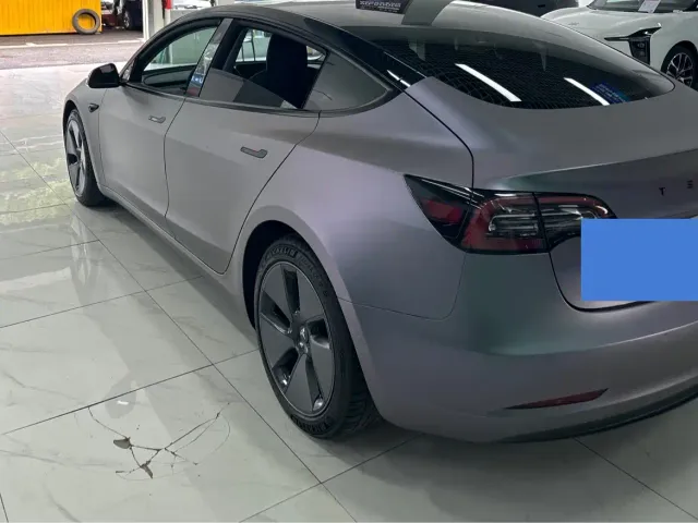 Tesla Model 3 — Фото автомобиля 12