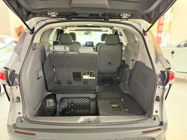 Toyota Granvia — Фото автомобиля 14
