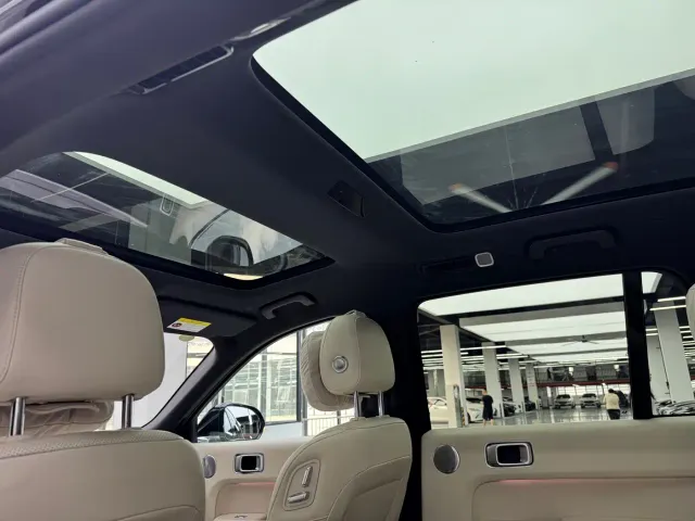Li Auto Li L8 2023 Pro — Фото автомобиля 10