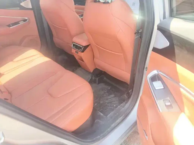 Geely Boyue — Фото автомобиля 11