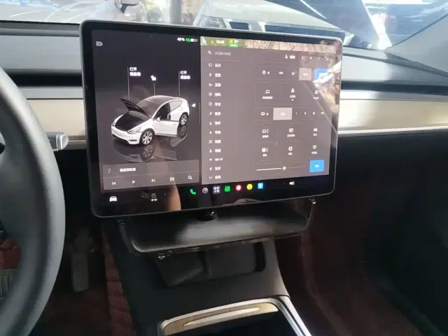 Tesla Model Y — Фото автомобиля 12