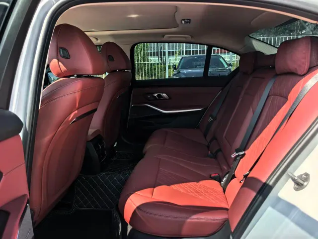 BMW 3 Series — Фото автомобиля 12