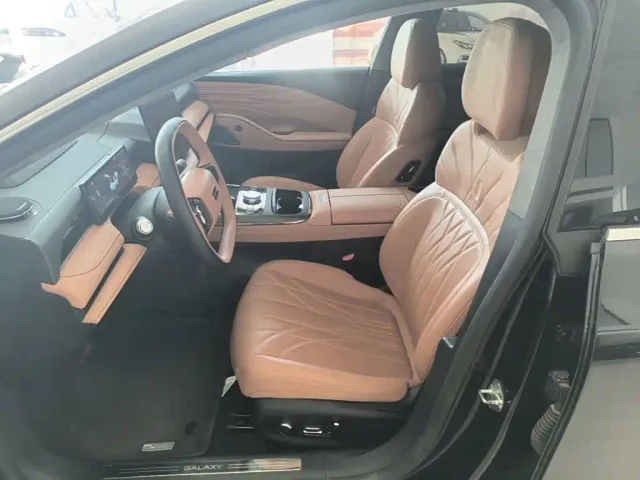 Geely Galaxy Xingyao 8 — Фото автомобиля 14