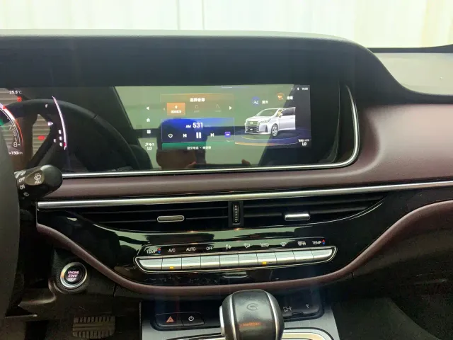 GAC Trumpchi M6 — Фото автомобиля 8