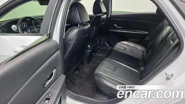 Hyundai Avante CN7 — Фото автомобиля 18
