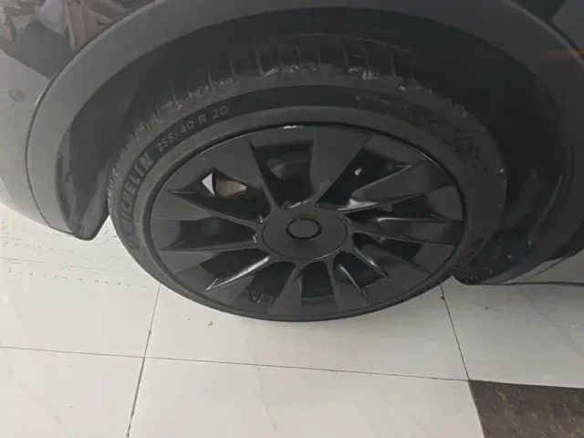 Tesla Model Y — Фото автомобиля 22