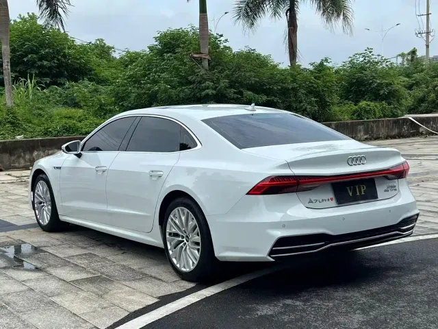 Audi A7L — Фото автомобиля 4