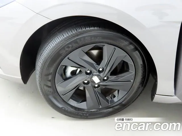 Hyundai Avante — Фото автомобиля 19