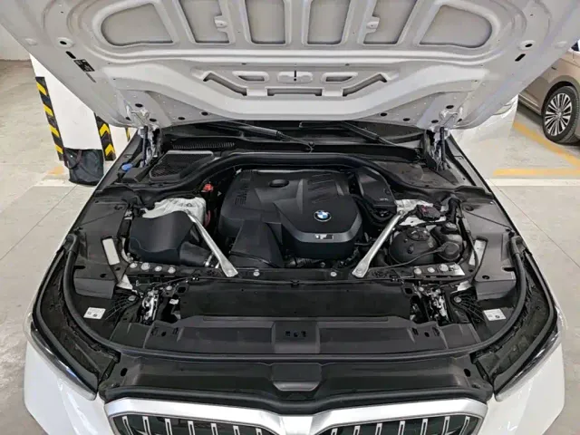 BMW 5 Series — Фото автомобиля 19