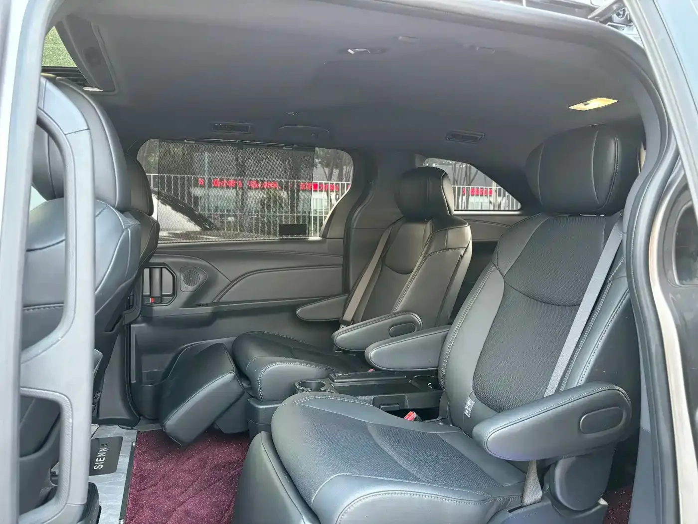 Toyota Toyota Sienna 2024 2.5L Hybrid 4WD Premium Edition — Фото автомобиля 18