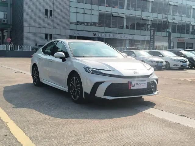 Toyota Camry — Фото автомобиля 3