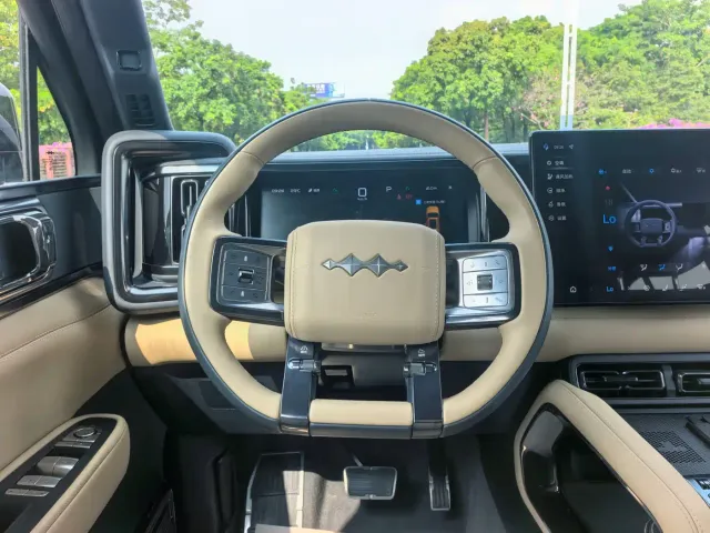 BYD FangChengBao Leopard 5 — Фото автомобиля 8