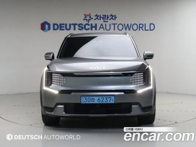 Kia EV9 — Фото автомобиля 3