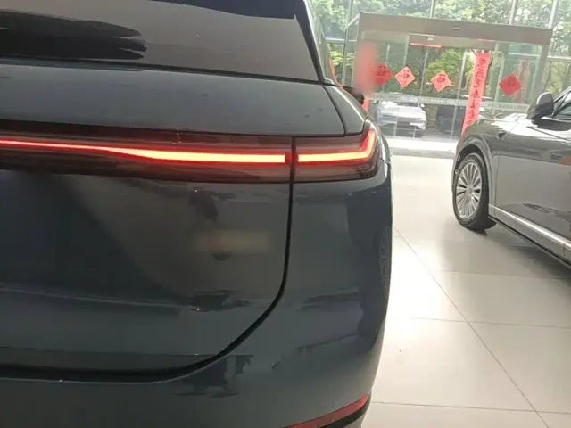 Nio ES7 — Фото автомобиля 7