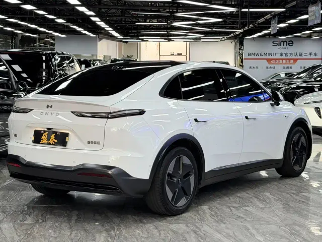 Onvo L60 — Фото автомобиля 7