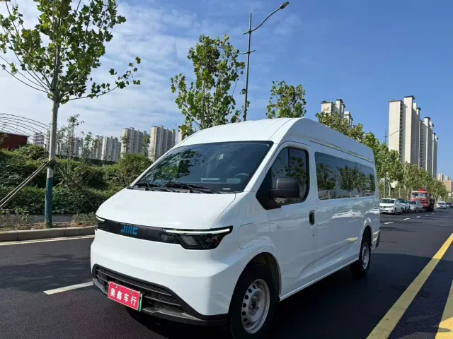JMC E-Fushun — Фото автомобиля 3