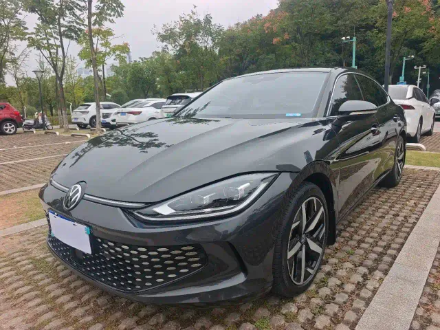 Фотография автомобиля — Volkswagen Lamando