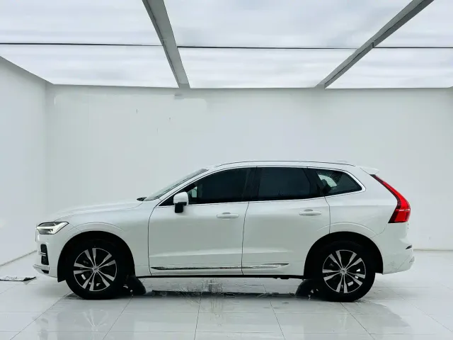 Volvo XC60 — Фото автомобиля 4