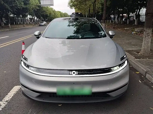 Changan Qiyuan A06 — Фото автомобиля 2