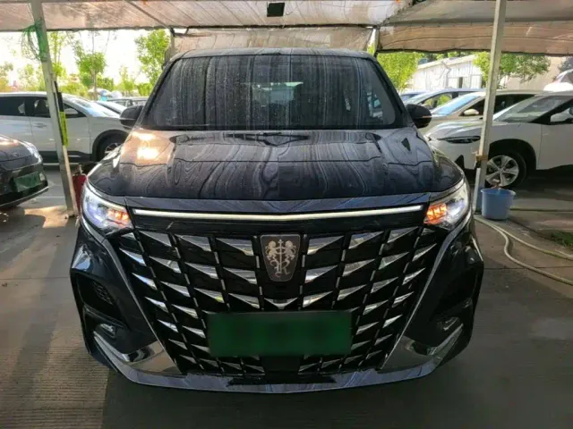 Roewe Roewe iMAX8 EV 2022 Gold Edition — Фото автомобиля 2
