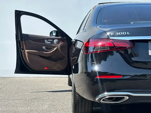 Mercedes-Benz E-Class — Фото автомобиля 9