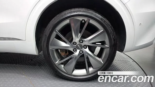 Genesis GV70 — Фото автомобиля 6