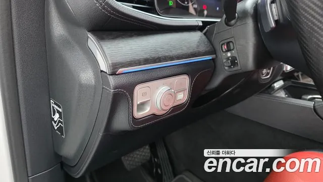Mercedes-Benz GLE-Class — Фото автомобиля 28