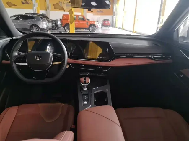 Changan X5 Plus — Фото автомобиля 9