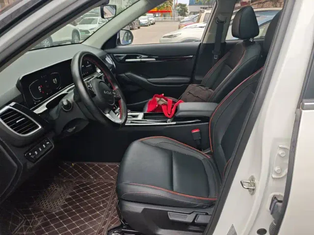 Kia Seltos — Фото автомобиля 11
