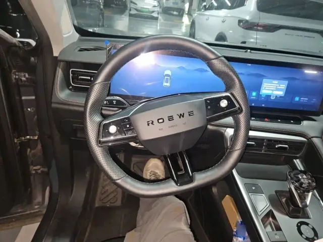 Roewe RX5 — Фото автомобиля 11