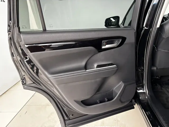 Toyota Highlander — Фото автомобиля 23