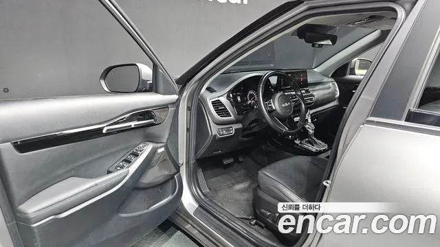 Kia Seltos New — Фото автомобиля 15