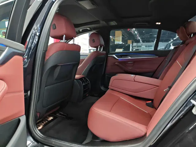 BMW 5 Series — Фото автомобиля 6