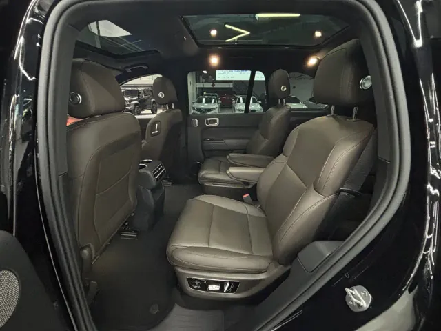 Li Auto L8 — Фото автомобиля 13