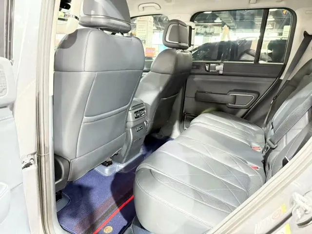 BYD FangChengBao Leopard 5 — Фото автомобиля 6