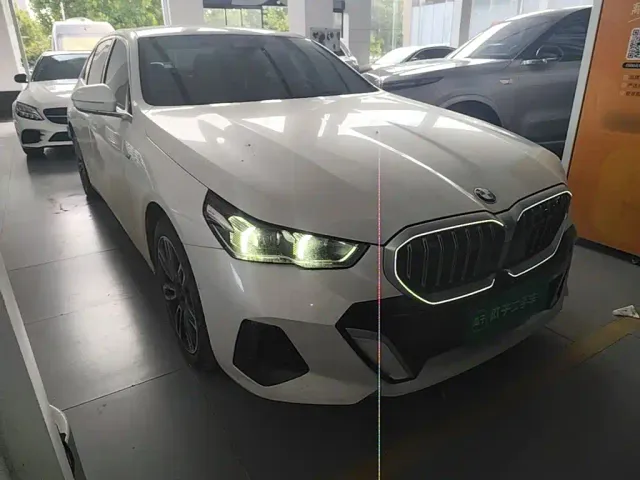 BMW 5 Series — Фото автомобиля 3