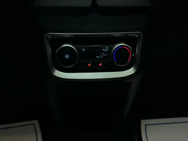 Ford Explorer — Фото автомобиля 14