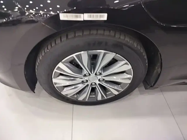 Hongqi E-QM5 — Фото автомобиля 22